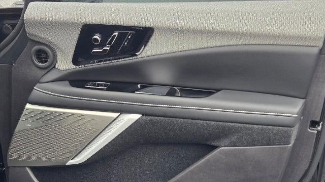 2025 Cadillac OPTIQ Luxury 1