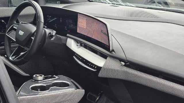 2025 Cadillac OPTIQ Luxury 1
