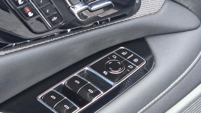 2025 Cadillac OPTIQ Luxury 1