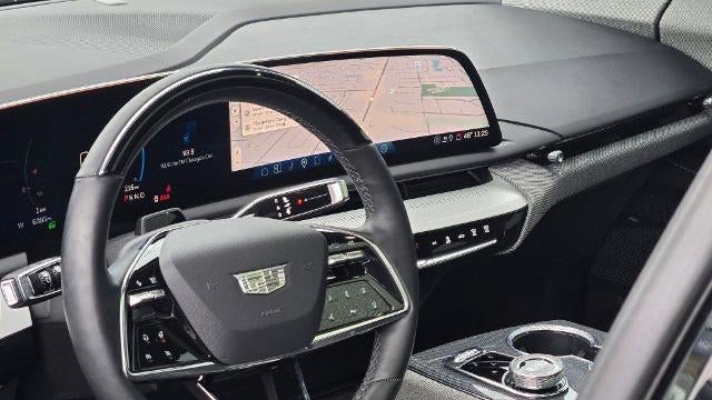 2025 Cadillac OPTIQ Luxury 1