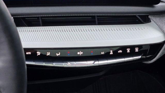 2025 Cadillac OPTIQ Luxury 1