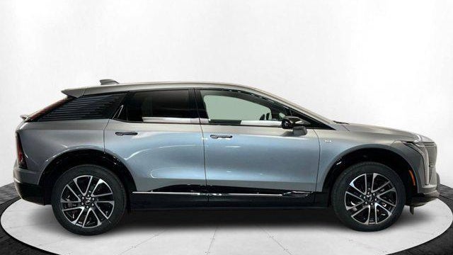 2025 Cadillac OPTIQ Sport 2