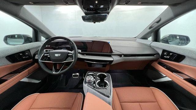 2025 Cadillac OPTIQ Sport 2