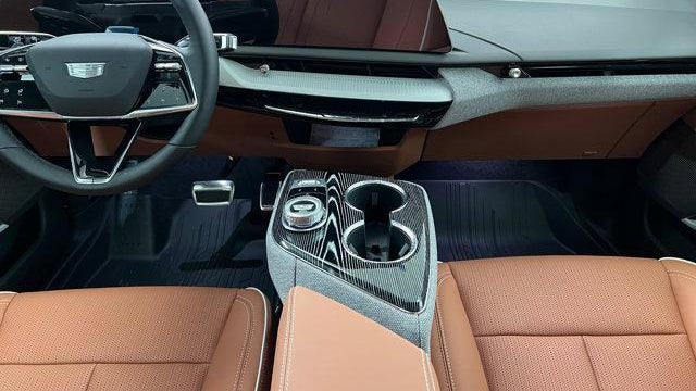 2025 Cadillac OPTIQ Sport 2
