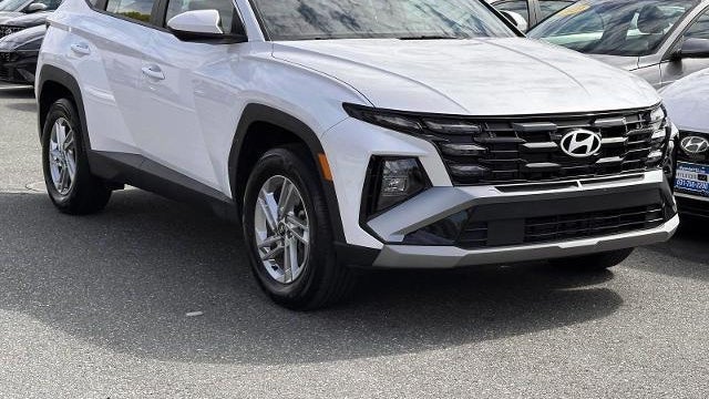 2025 Hyundai TUCSON SE