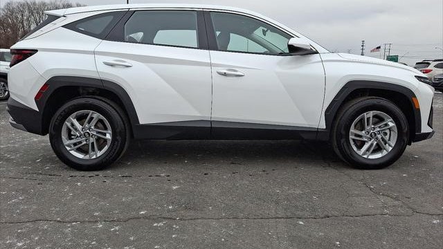 2025 Hyundai TUCSON SE