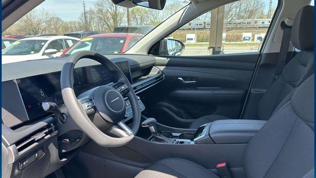 2025 Hyundai TUCSON SE