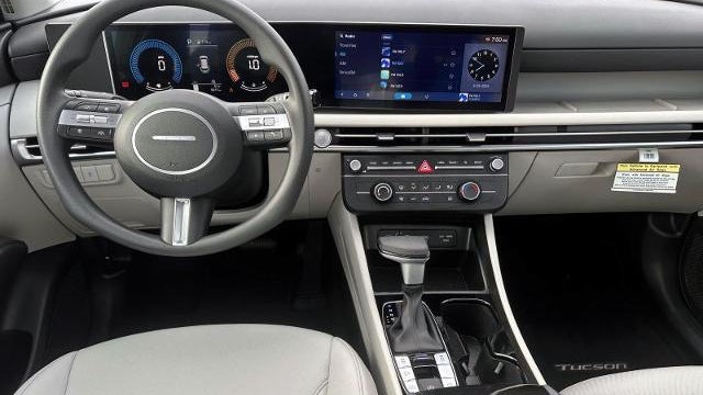 2025 Hyundai TUCSON SE
