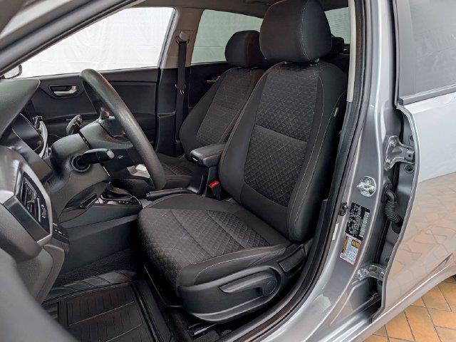 2023 Kia Rio - $13,000