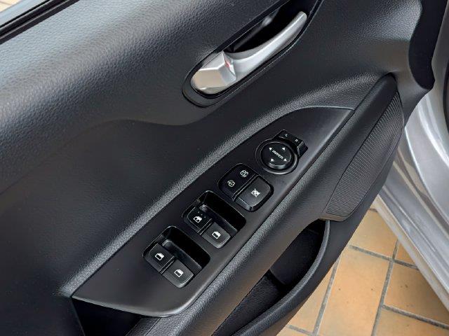 2023 Kia Rio - $13,000