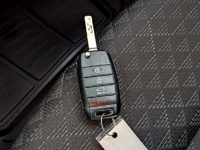 2023 Kia Rio - $13,000
