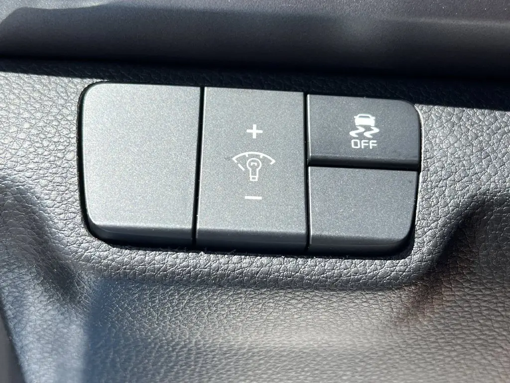 2023 Kia Rio - $16,480