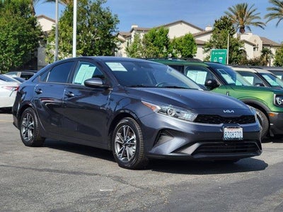 2022 Kia Forte LXS 4DR Sedan