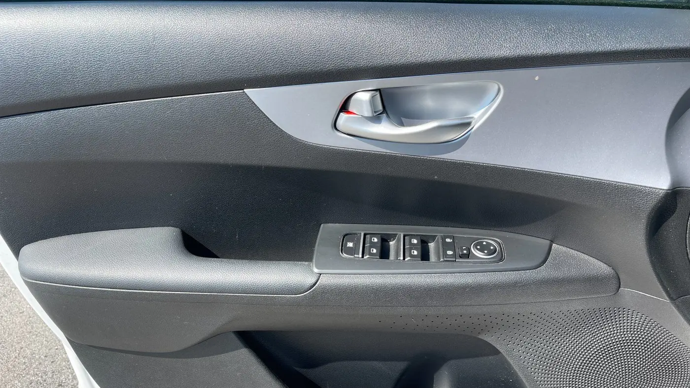 2023 Kia Forte LX