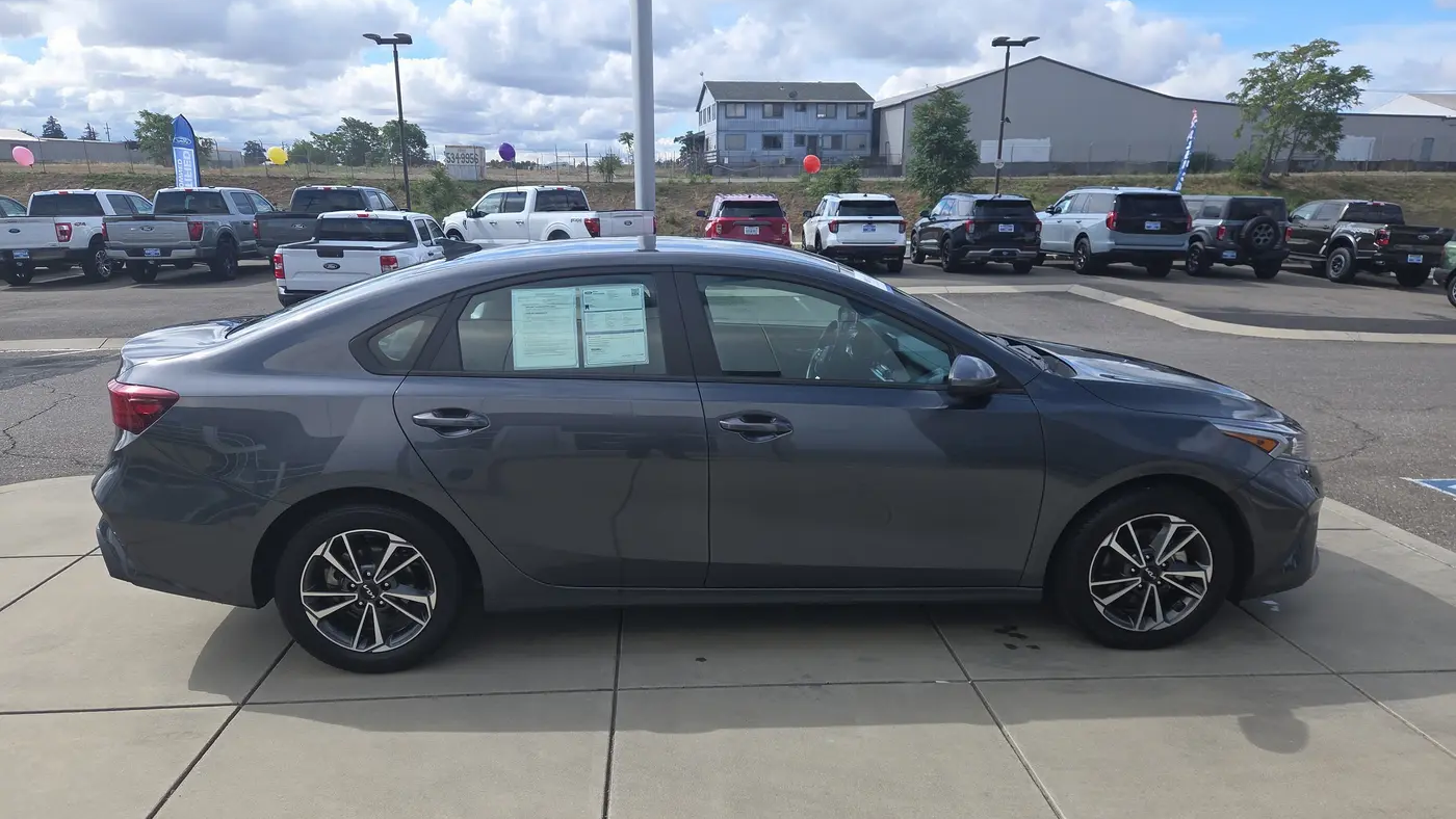 2023 Kia Forte LX