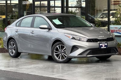 2022 Kia Forte LXS 4DR Sedan