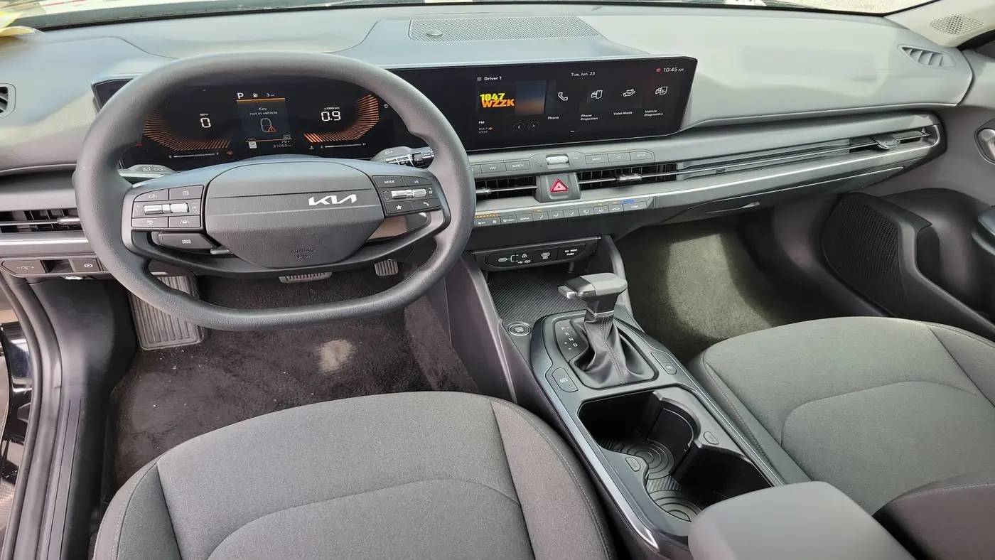 2025 Kia K4 LX