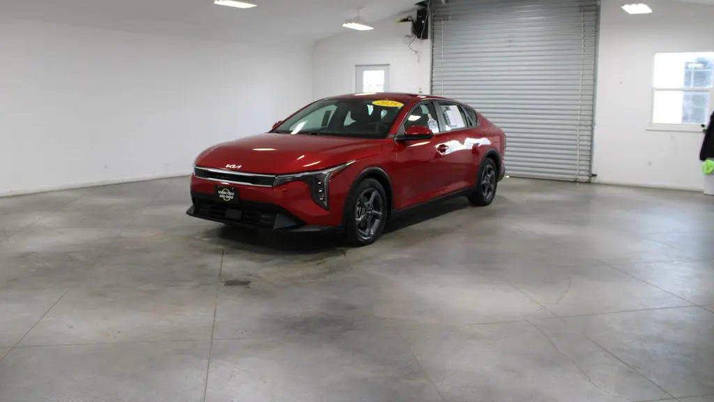 2025 Kia K4 LXS