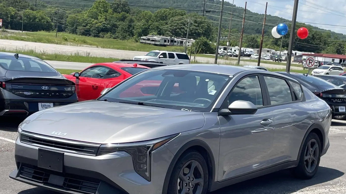 2025 Kia K4 LXS