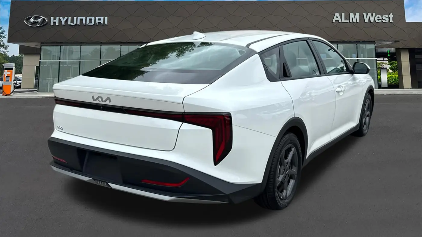 2025 Kia K4 LXS