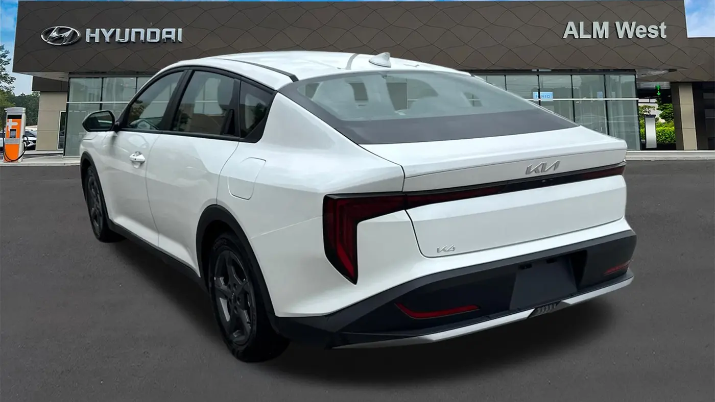 2025 Kia K4 LXS
