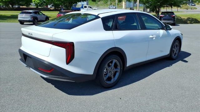 2025 Kia K4 LX