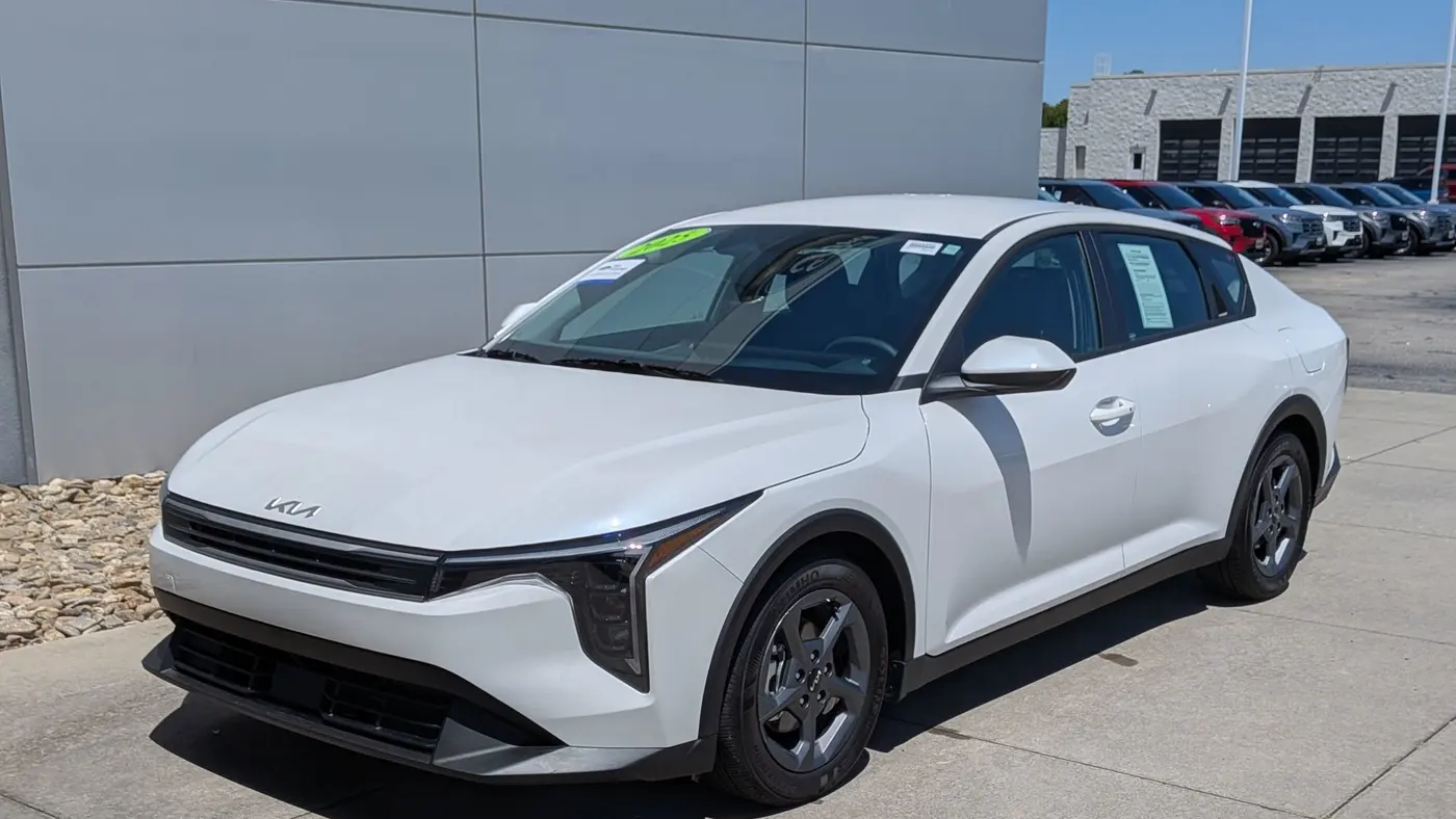 2025 Kia K4 LXS