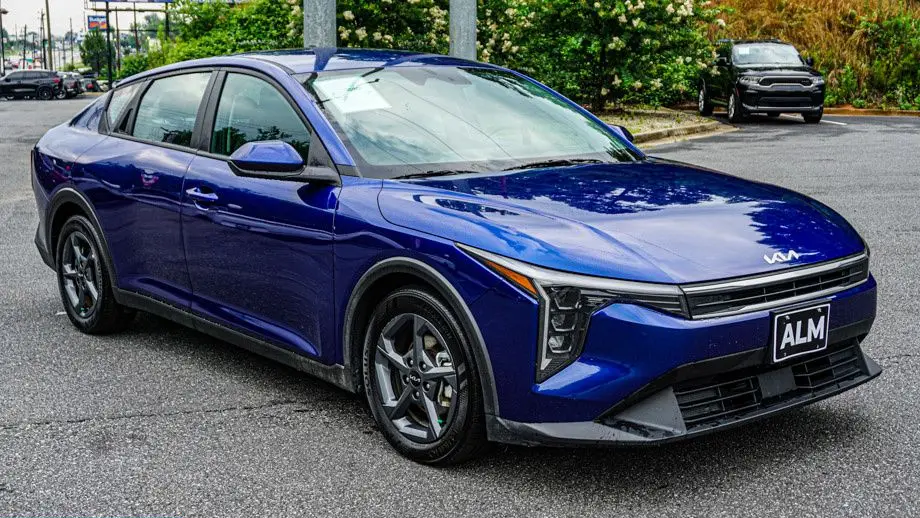 2025 Kia K4 LXS