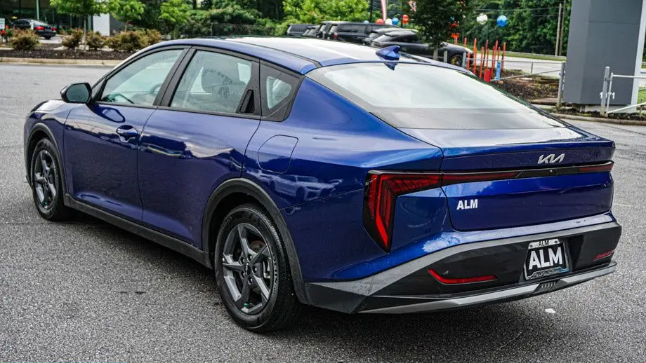 2025 Kia K4 LXS
