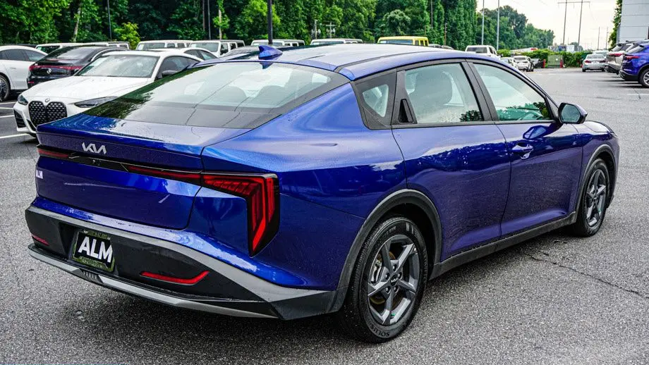 2025 Kia K4 LXS