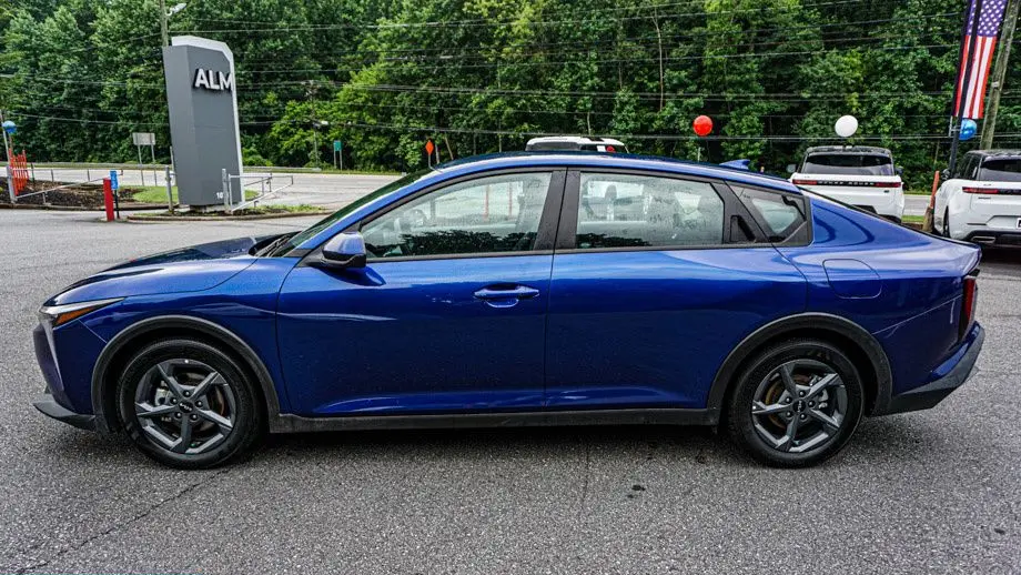 2025 Kia K4 LXS