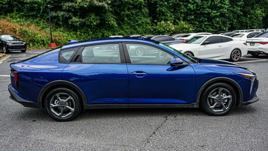 2025 Kia K4 LXS