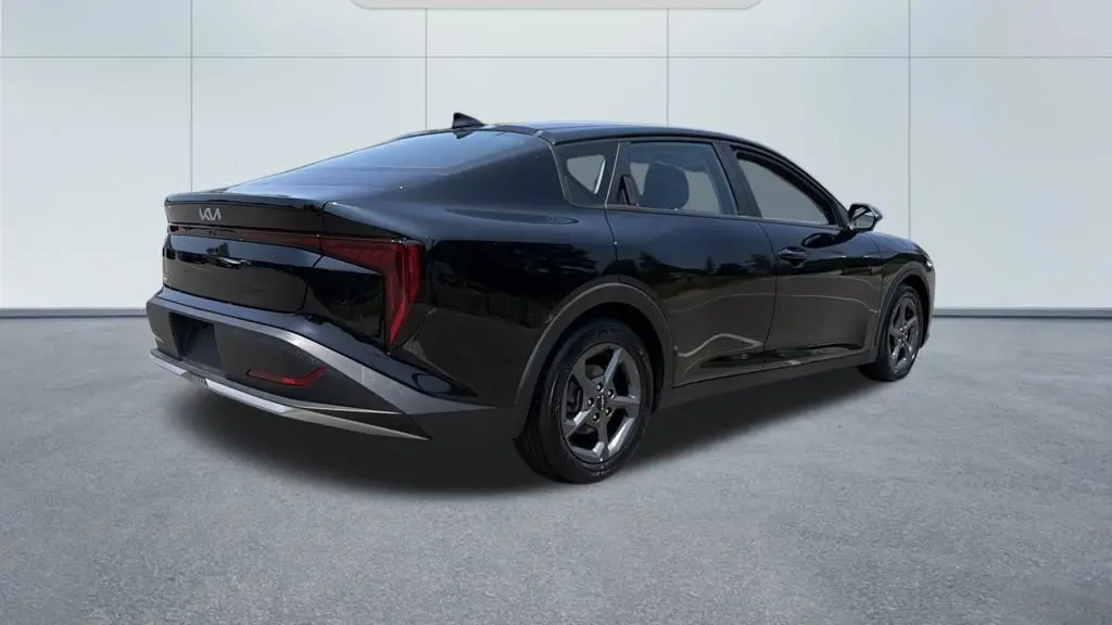 2025 Kia K4 LX