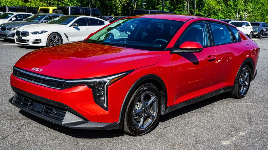 2025 Kia K4 LXS