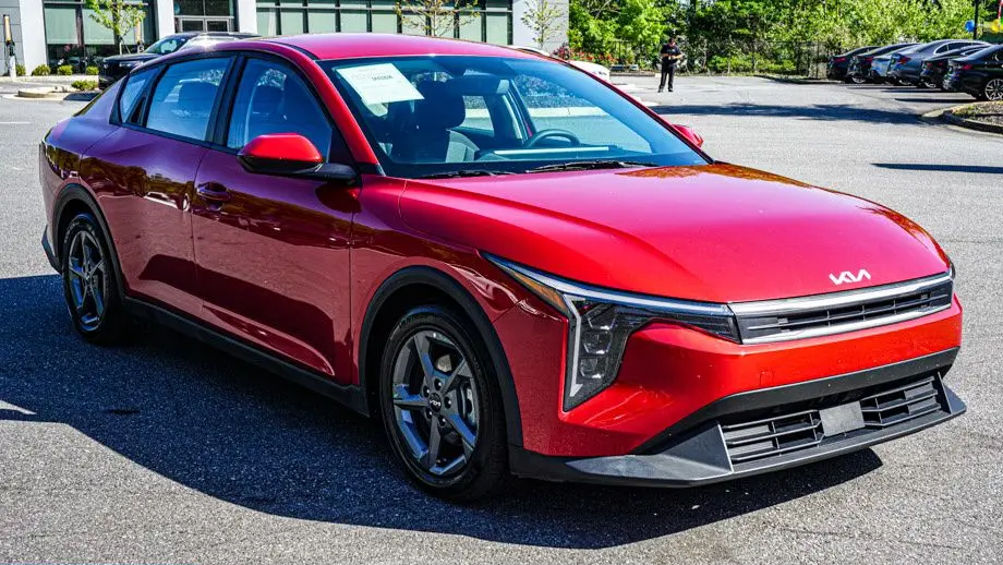 2025 Kia K4 LXS