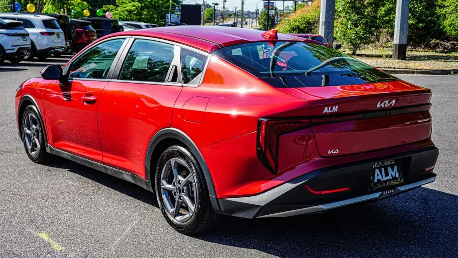 2025 Kia K4 LXS