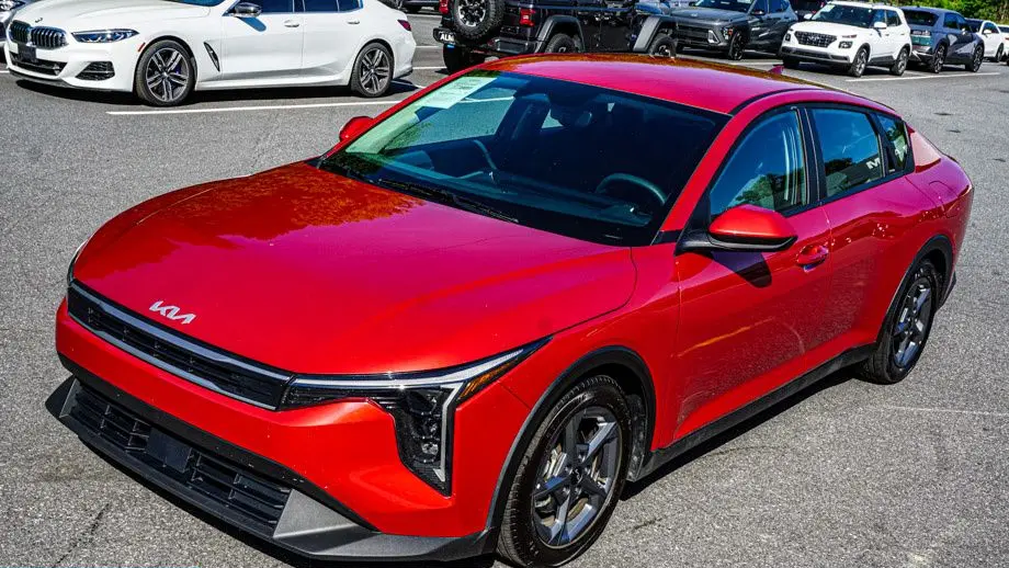 2025 Kia K4 LXS