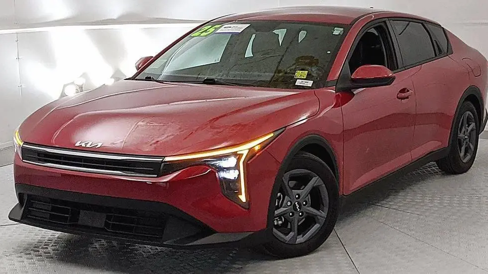 2025 Kia K4 LXS
