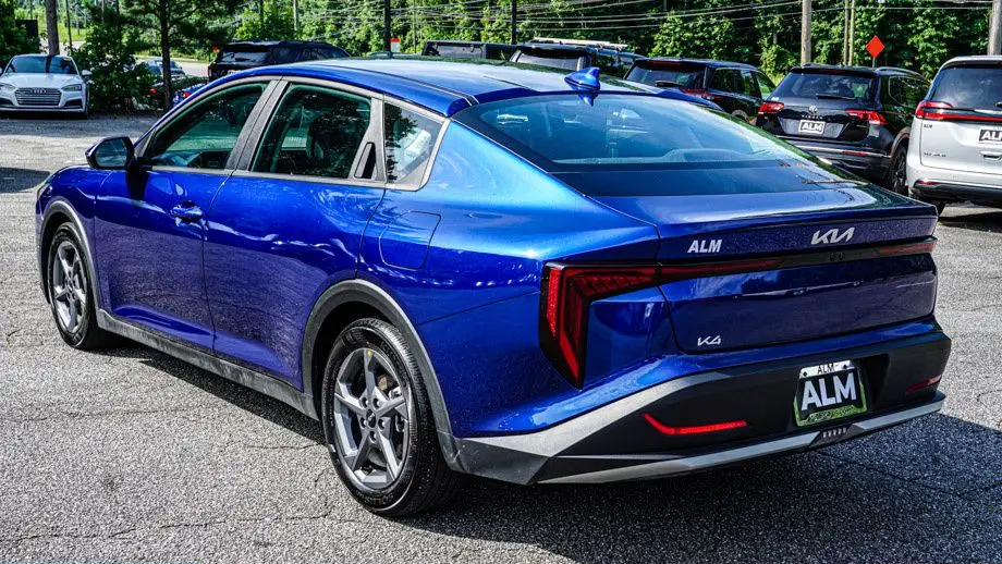 2025 Kia K4 LXS