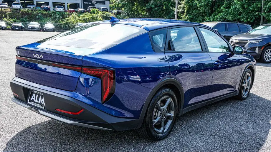2025 Kia K4 LXS