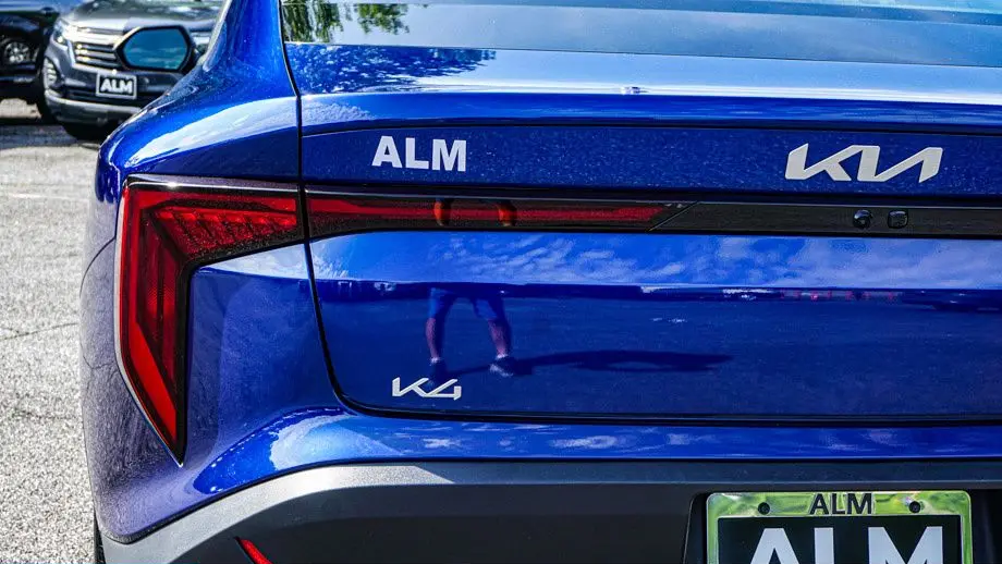 2025 Kia K4 LXS