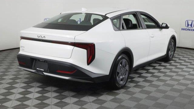 2025 Kia K4 LX