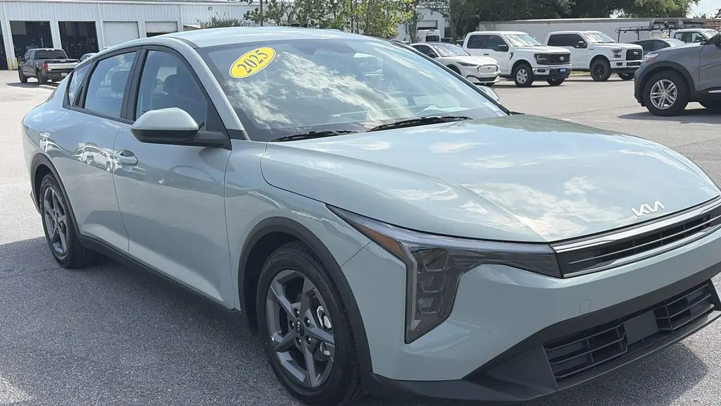 2025 Kia K4 LX