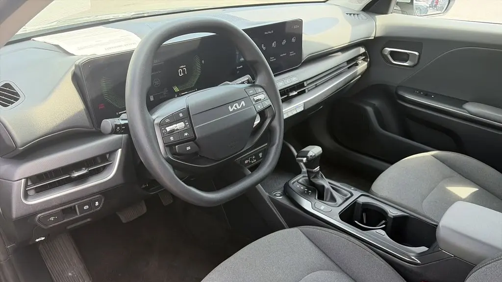 2025 Kia K4 LX