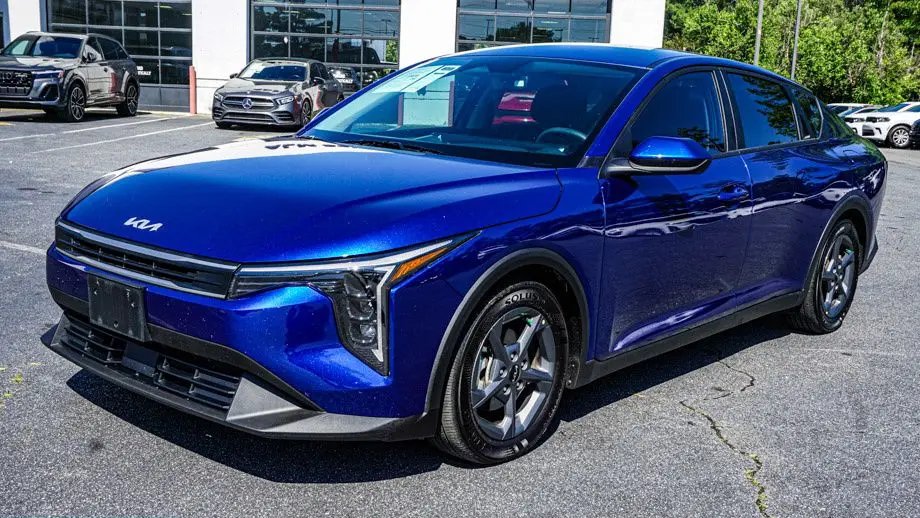 2025 Kia K4 LXS