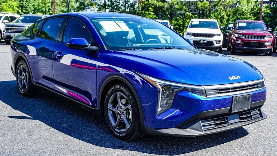 2025 Kia K4 LXS