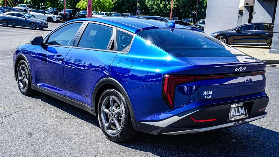 2025 Kia K4 LXS