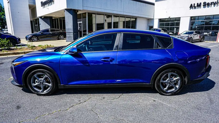 2025 Kia K4 LXS