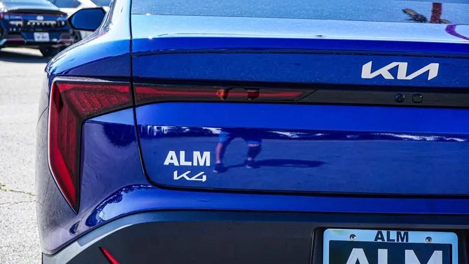 2025 Kia K4 LXS