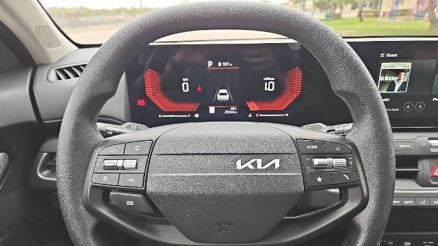 2025 Kia K4 LX